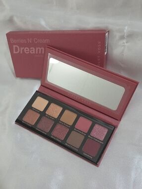 Violet Voss Berries N' Cream Dreams Eyeshadow Palette
